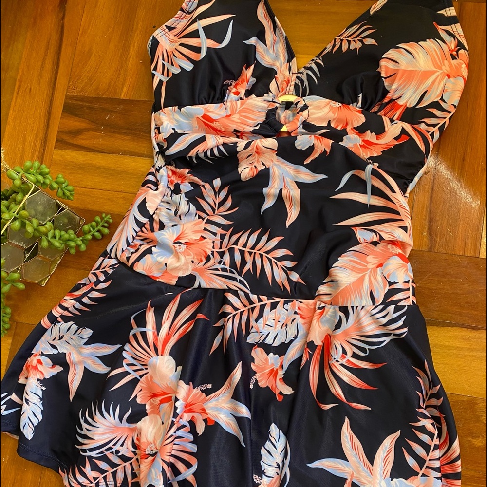 Miller’s BNWT swimsuit - Picture 3 of 7